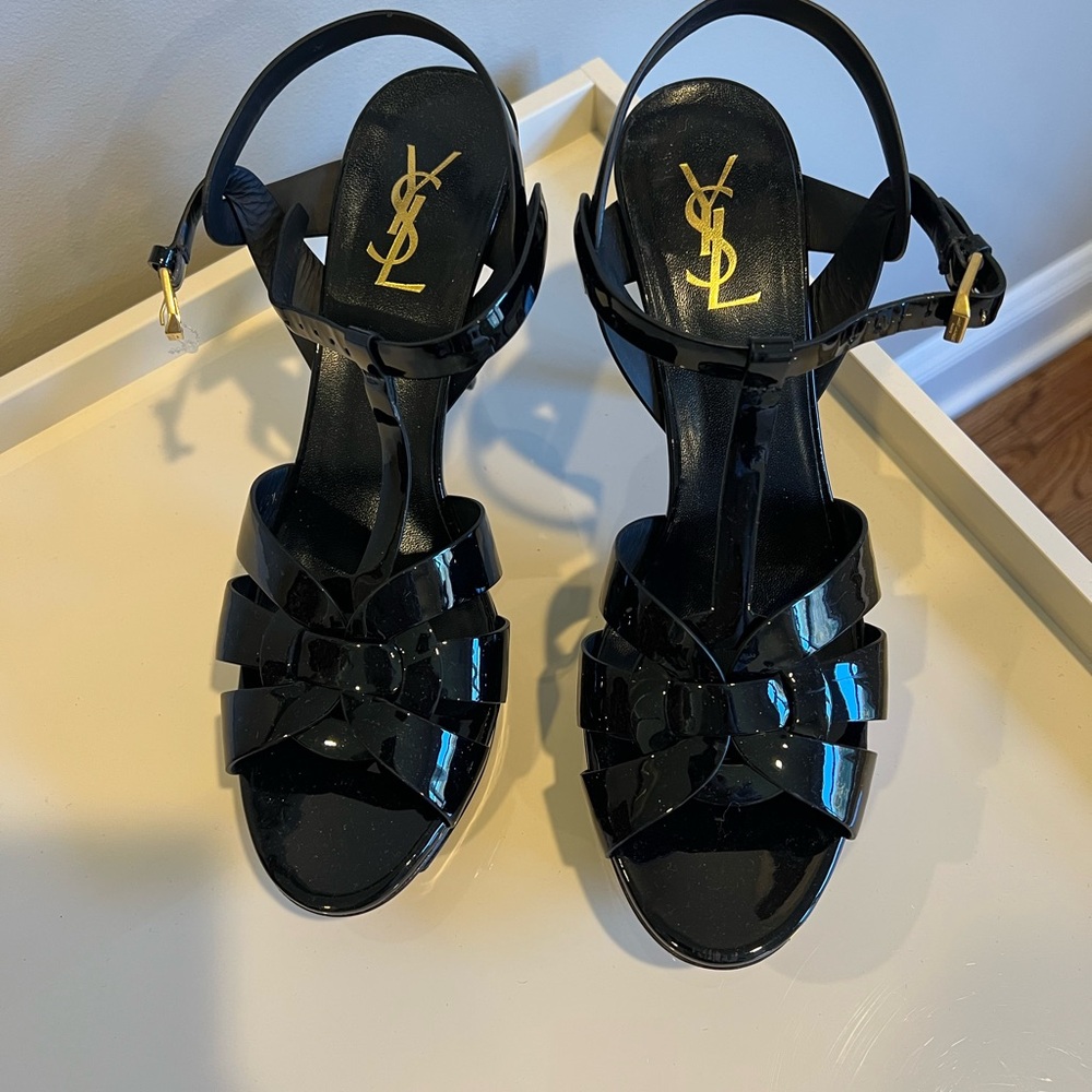 Yves Saint Laurent Black Patent Tribute sandal heels Sz 40.5